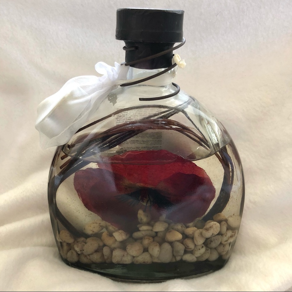 NWOT Shonfeld’s Oil Lamp Candle